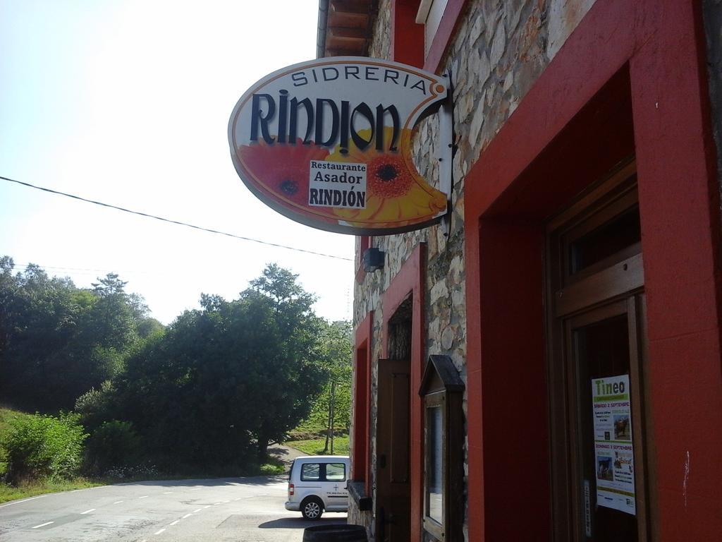 Hotel Asador Rindion Тинео Экстерьер фото